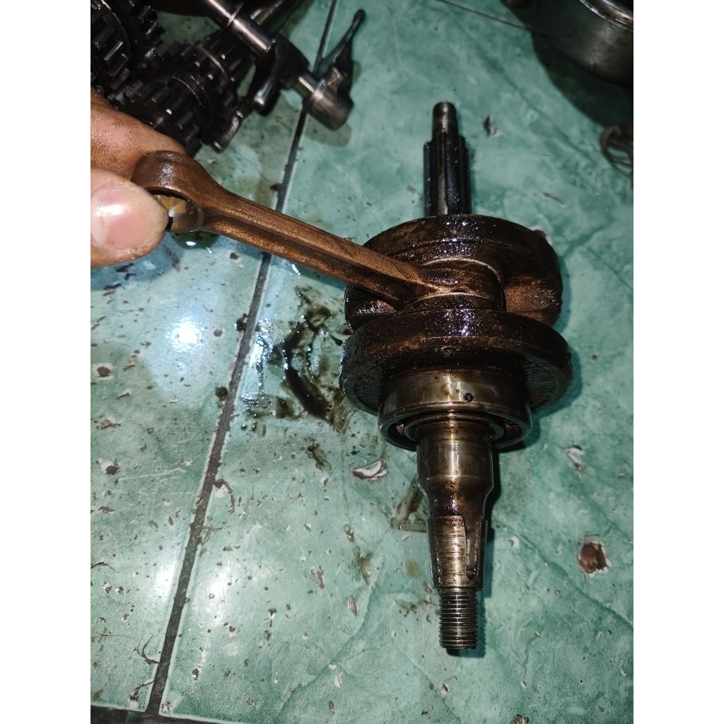 askruk stang bandul Kruk as v80 v75 barang masih bagus ORI bawaan copotan motor asli