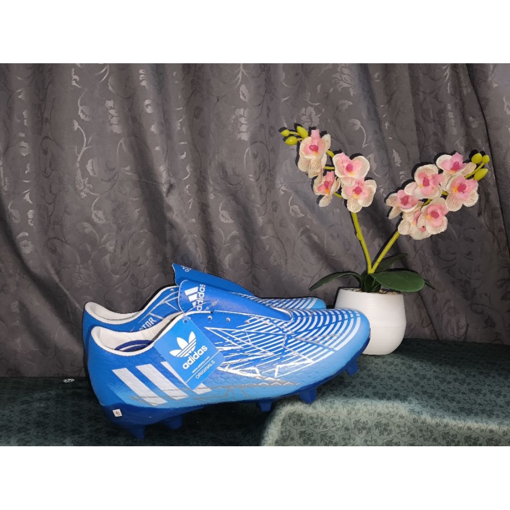 Sepatu Bola adidas Original  Biru muda - Biru tua Size 40