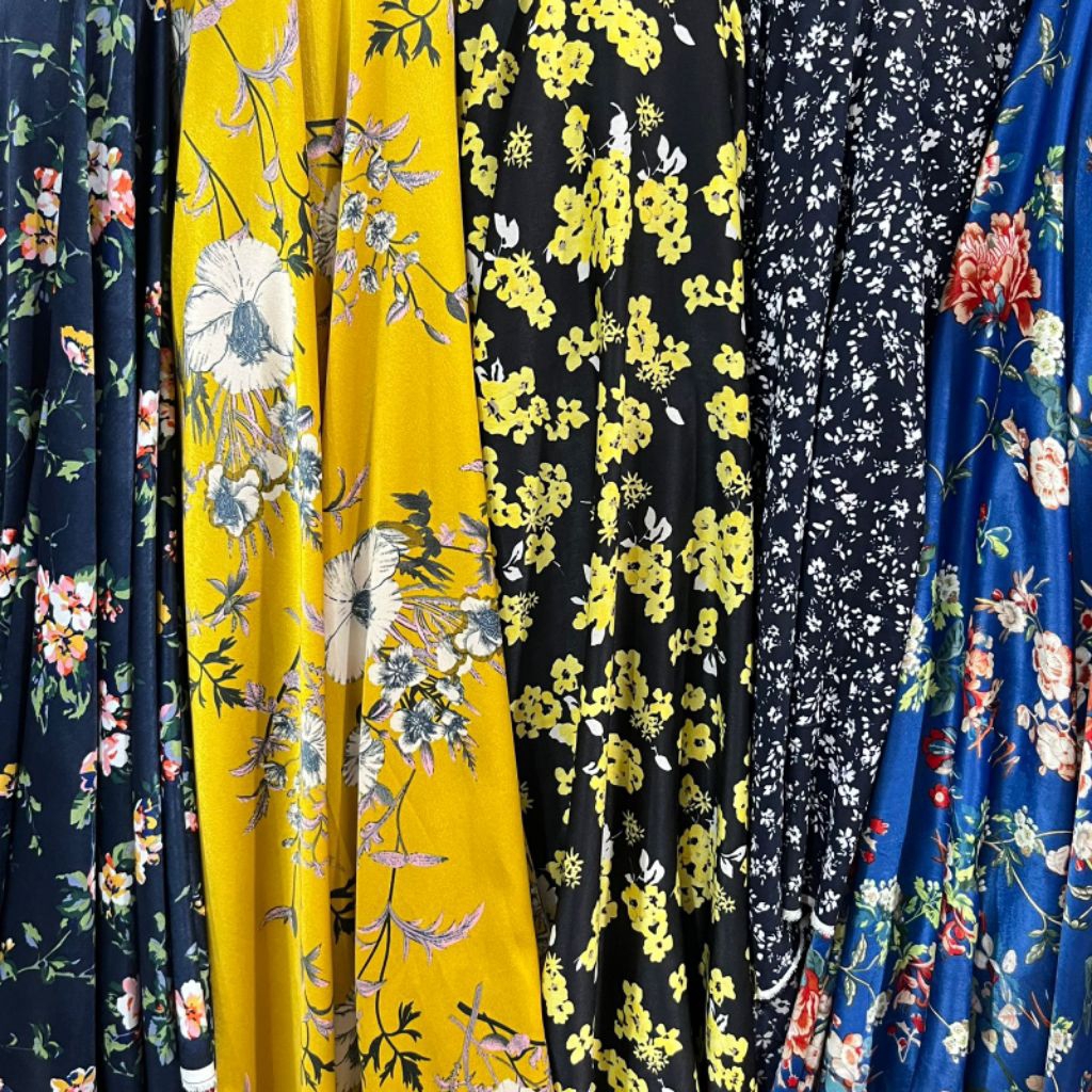 kain satin silk maxmara motif bunga