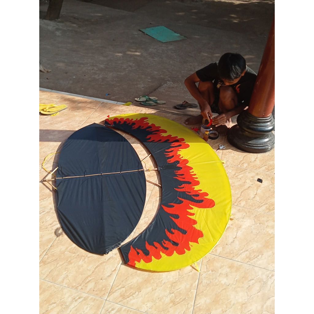 Layangan Gapangan Pegon Lodoyo Motif ( bisa custom) Set Sendaren 1-2 meter Siap Terbang