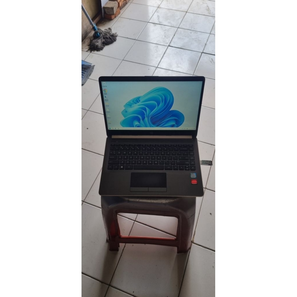Laptop hp 14s cf0xxx intel core i5 8250U ram 12gb ddr4 ssd 256gb hdd 500gb vga Radeon R7 440M 2gb dd