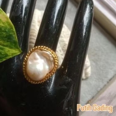 Jemia cincin mutiara barok