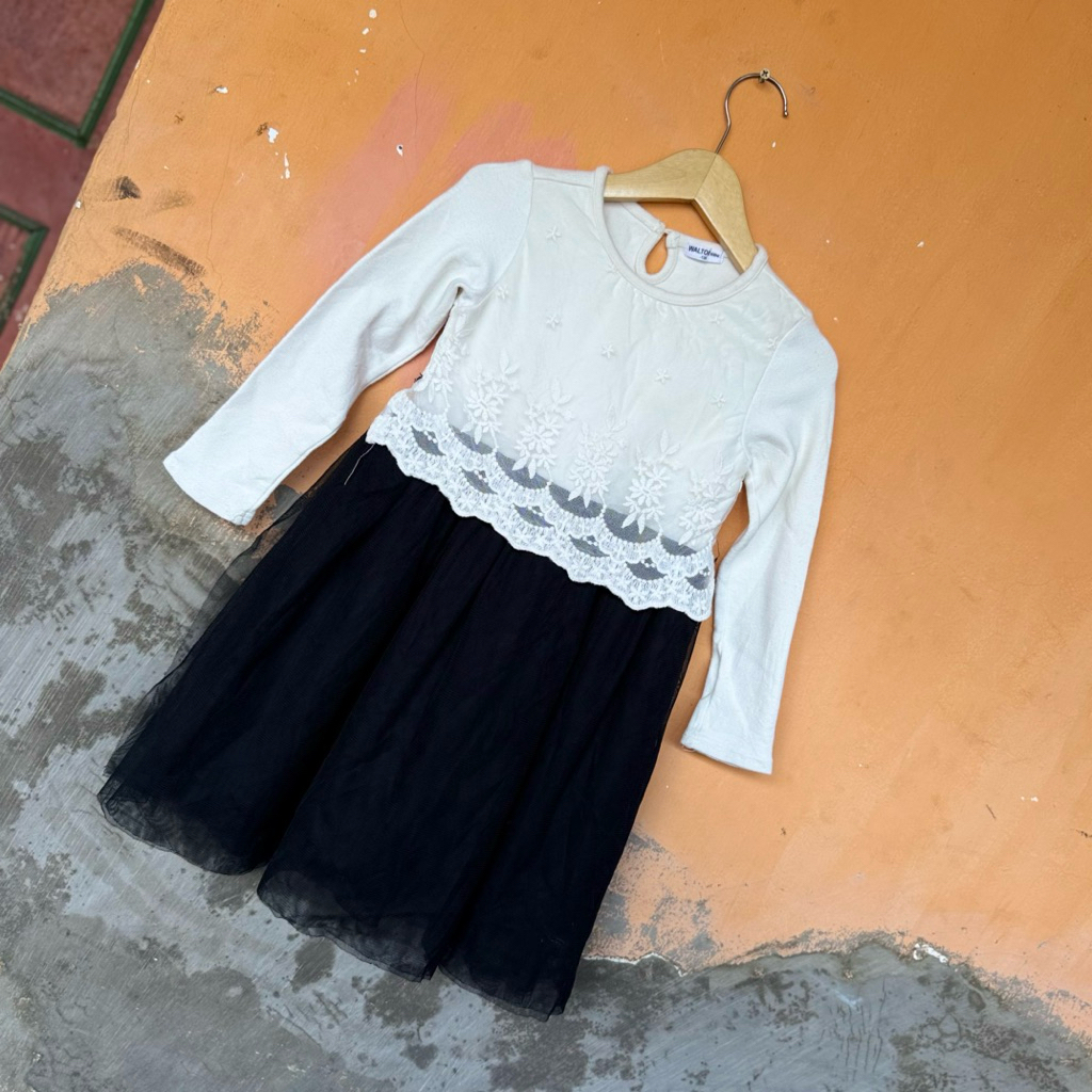 preloved dress tutu anak hitam putih 4-5 tahun
