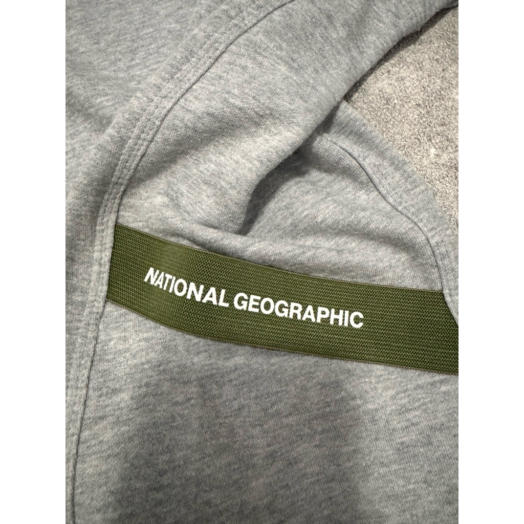Crewneck National Geographic Waist Patch