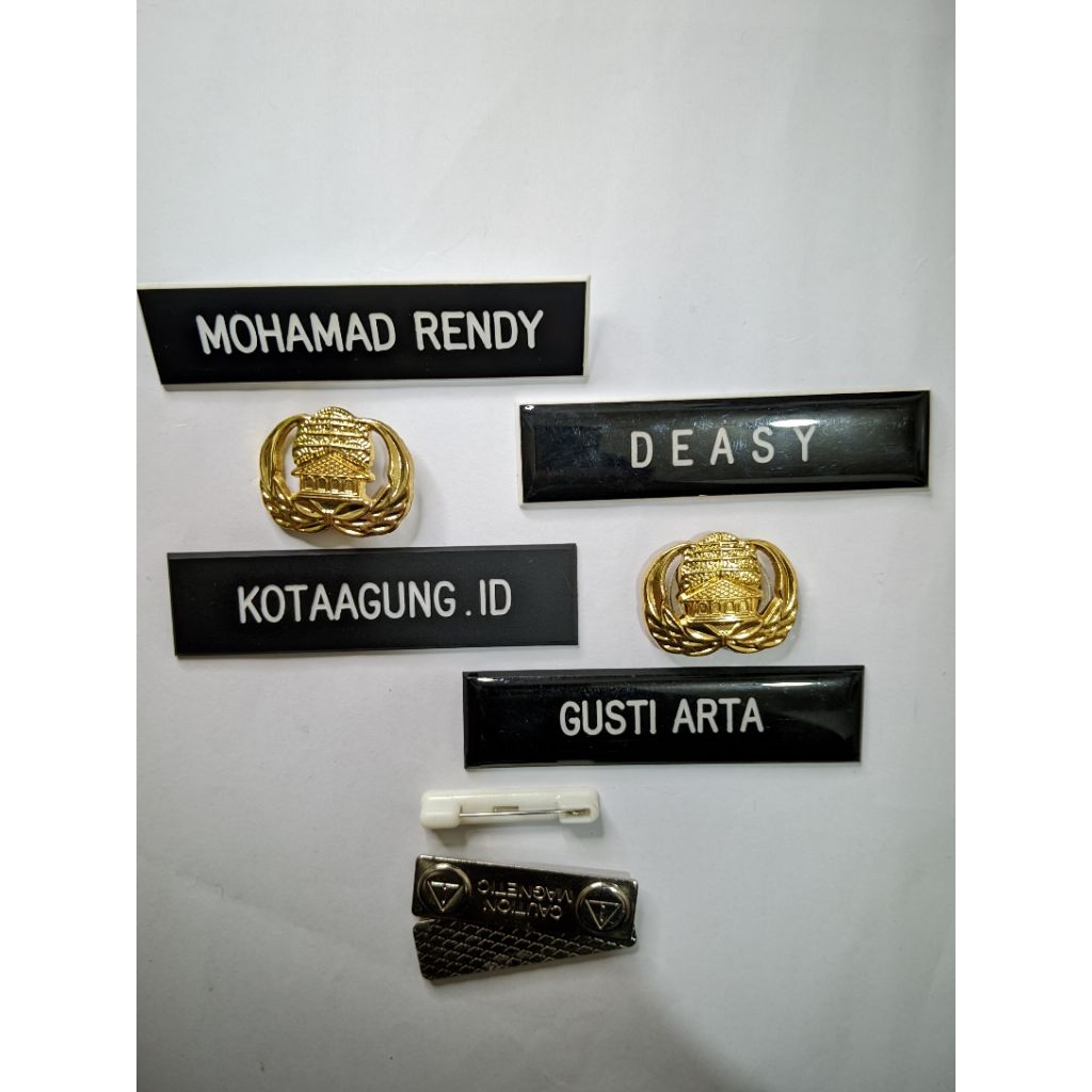papan nama Dada + pin korpri satu set/nama dada + pin korpri satu set
