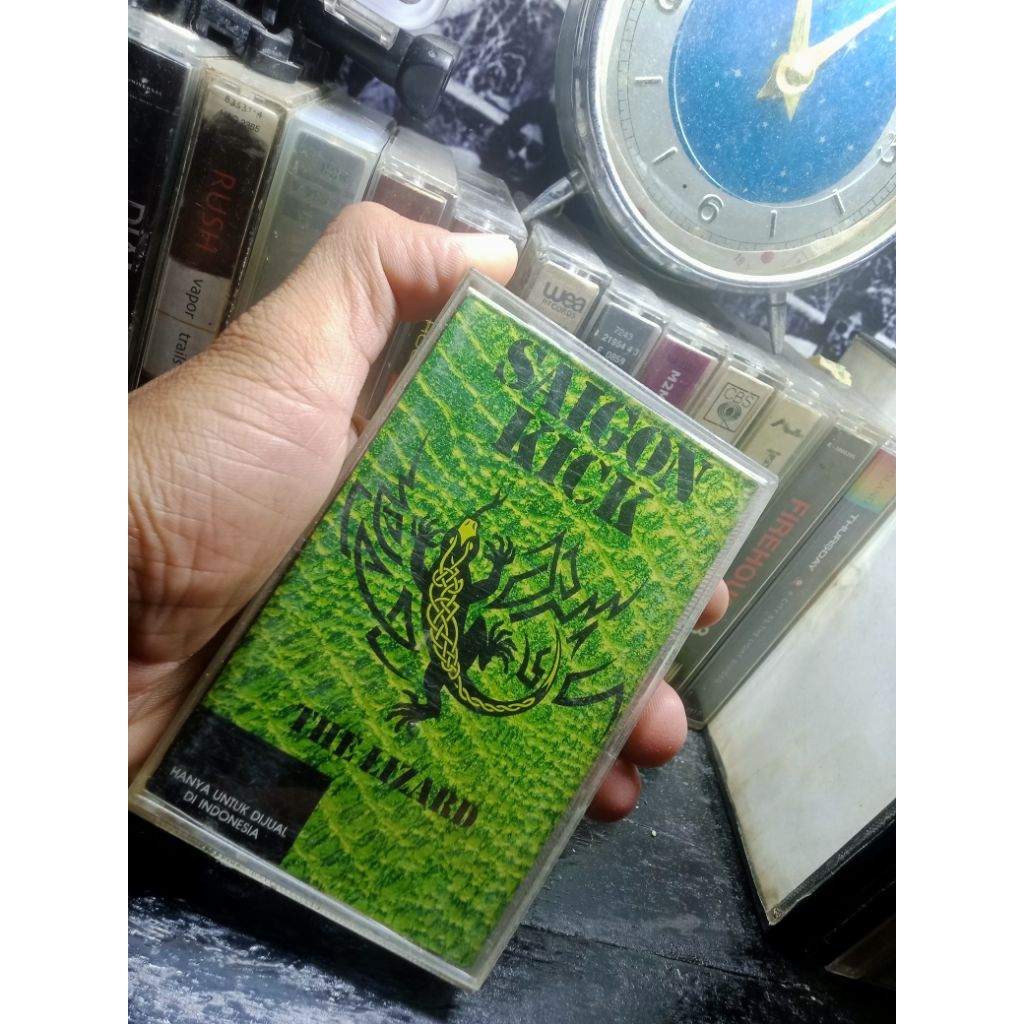 Kaset Saigon Kick - The Lizard