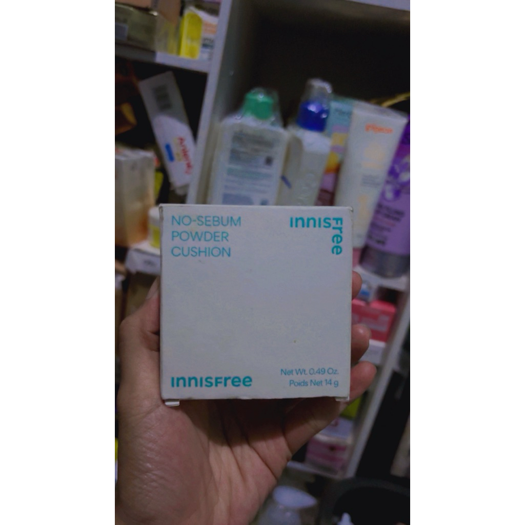 Innisfree No Sebum Powder Cushion.