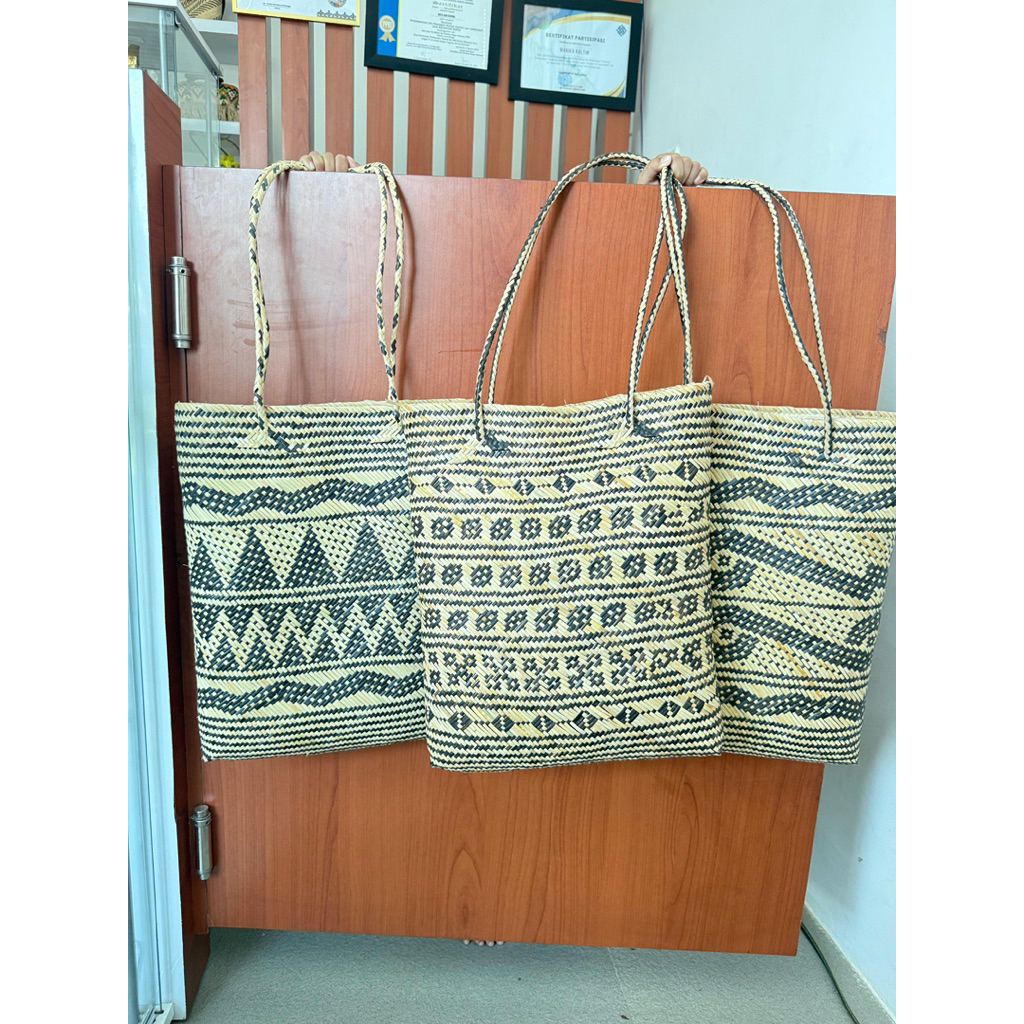 Manika Kaltim - Tote Bag & Hand Bag, Tas Rotan Asli Dayak Kalimantan Pria Wanita