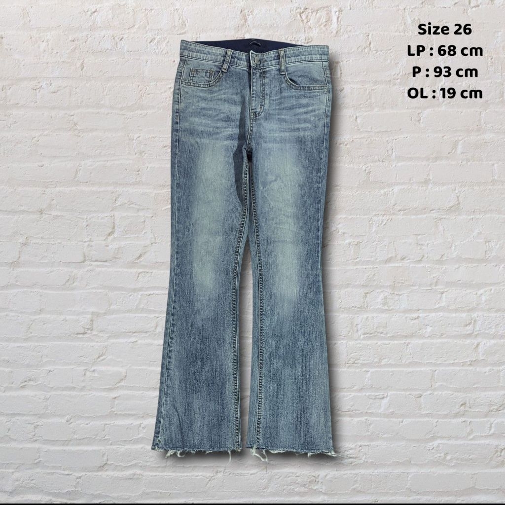 Size 26 Celana Panjang Longpants Jeans Monster Light Blue Washed Fading Bootcut    Second Preloved #