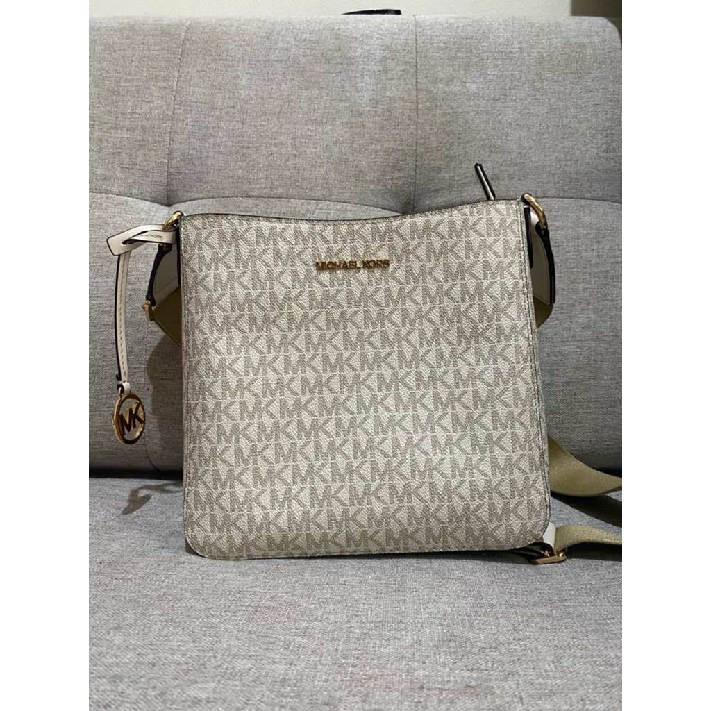 PRELOVED VVGC MK JET SET TRAVEL CREAM