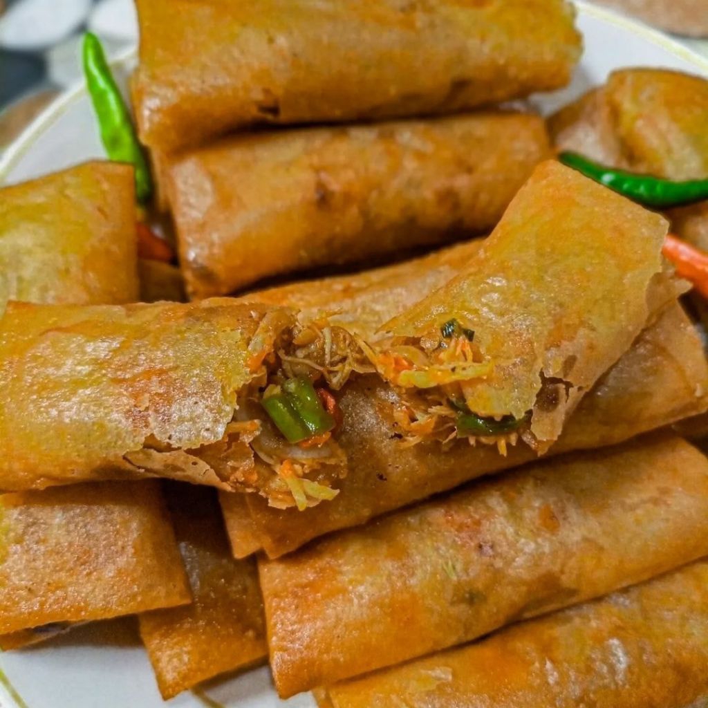 LUMPIA AYAM SUWIR PEDAS DAN ORIGINAL