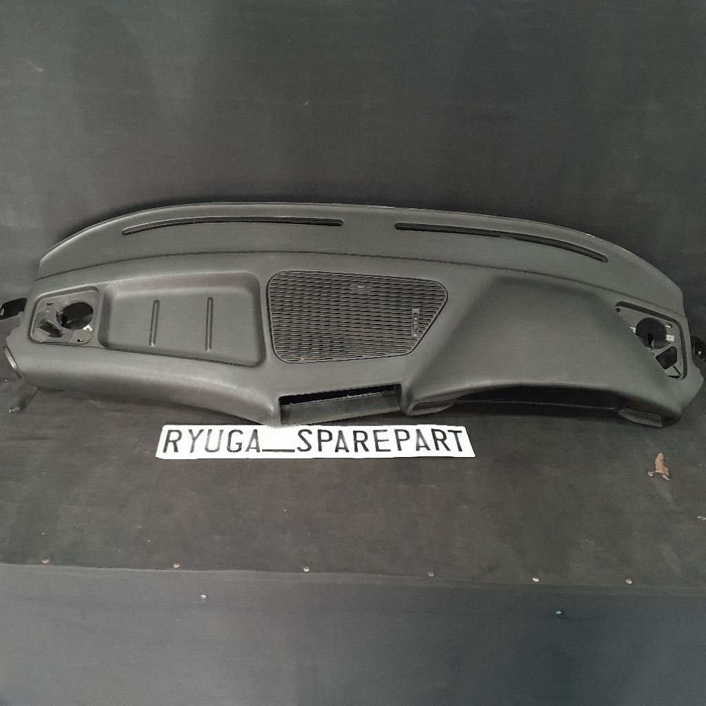 Dashboard Depan Hitam Original BMW E34 Seri 5