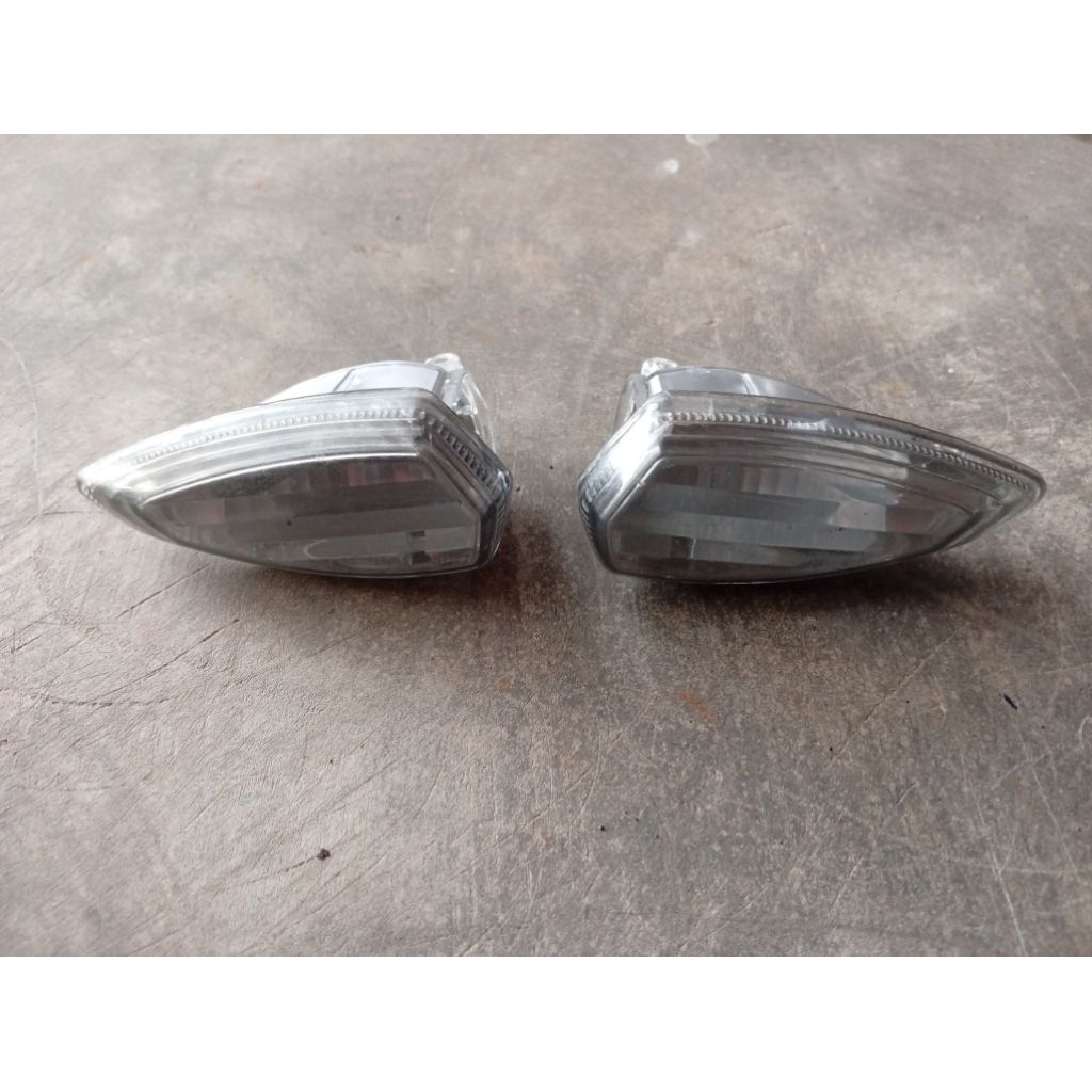 Mika Kaca Reflektor Lampu Sein Sen Riting Kanan Kiri Yamaha Vixion New R15 V2 Aerox 155 Original Sec