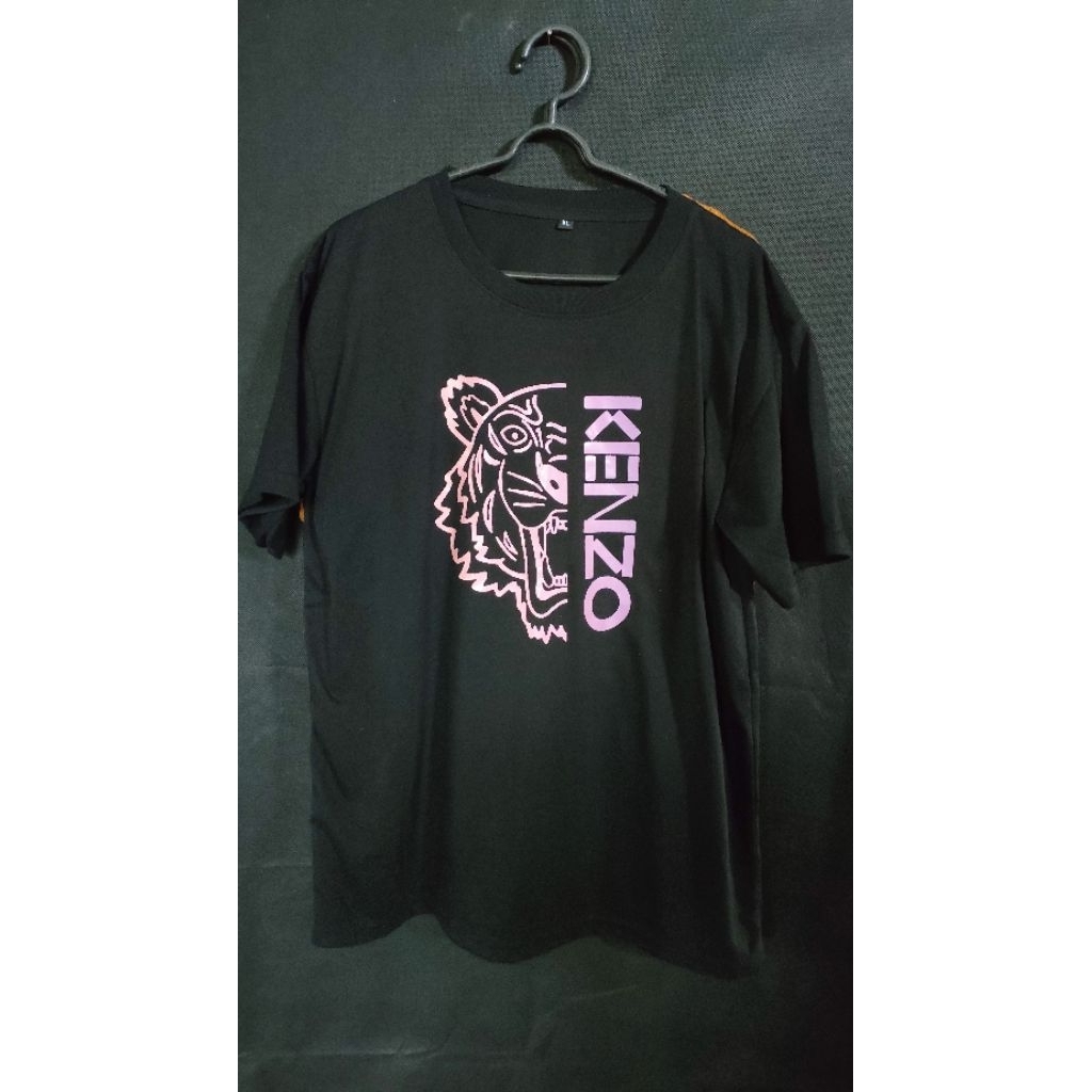 Kaos wanita