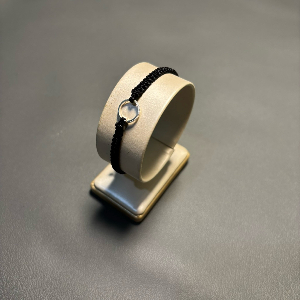 (Isi 1pcs) Gelang Rajut Handmade Tali Serut Hitam Charm Cincin Bulat Silver Minimalis Unisex Simple 