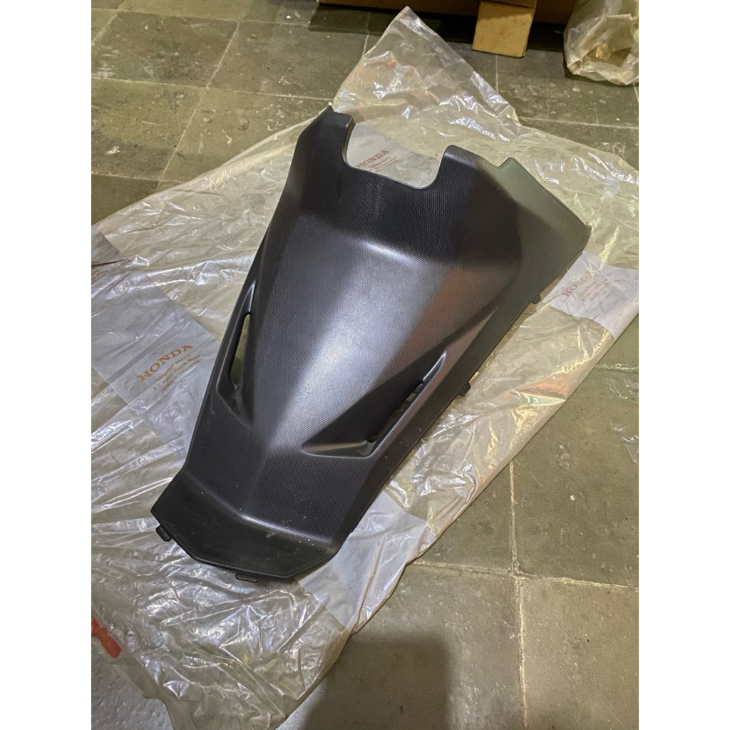 80151-kzr-600zd cover center cover mesin honda vario 125 lama old original baru AHM 80151kzr600zd