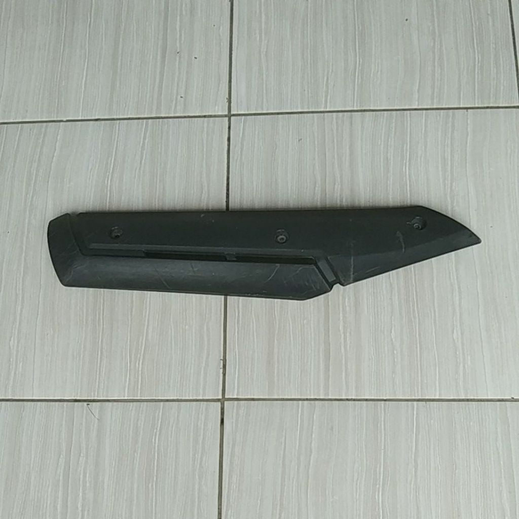 Cover tutup kenalpot motor Yamaha Vixion NVL 2014 original
