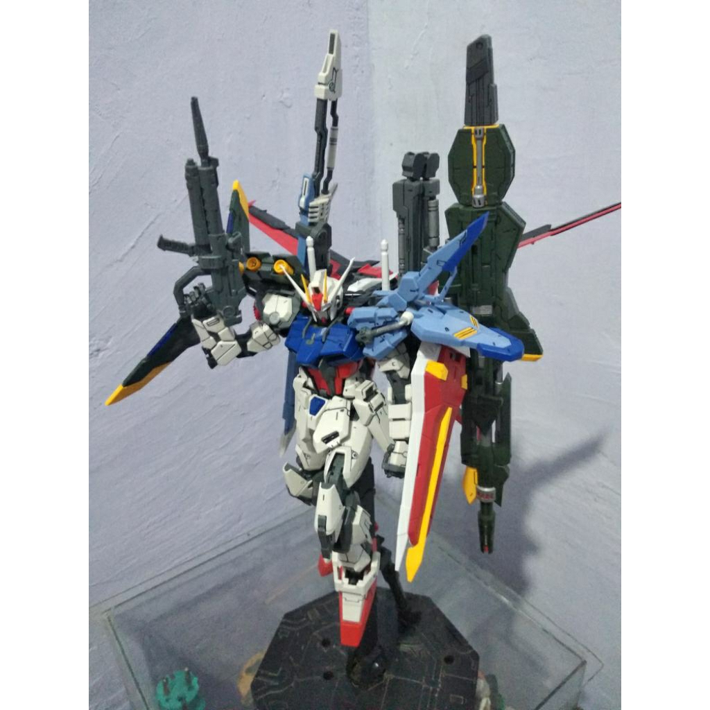 mokit gundam MG1/100 sudah rakit