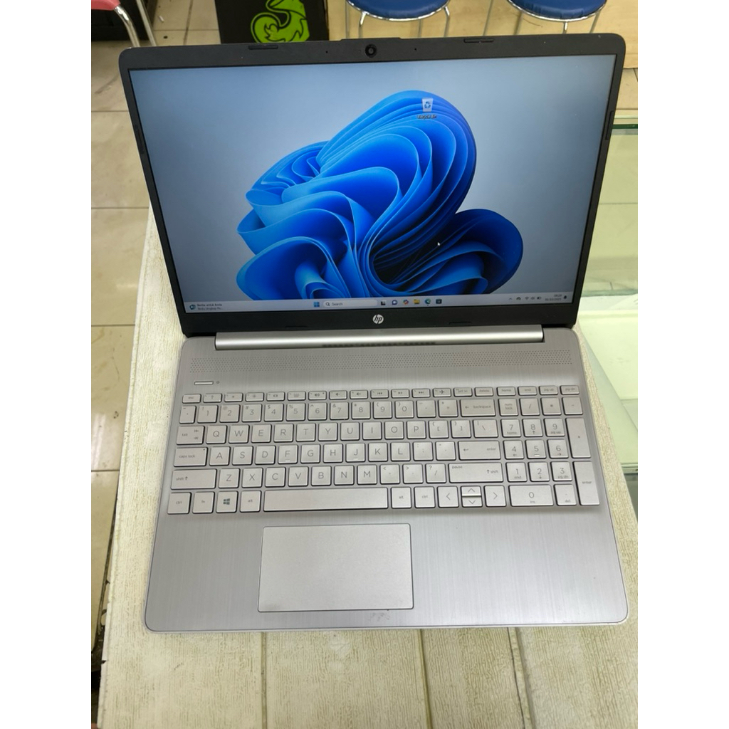 Laptop HP 15s 15" 11th gen intel core i3 ram 8gb/512gb bekas second murah original unit+charger