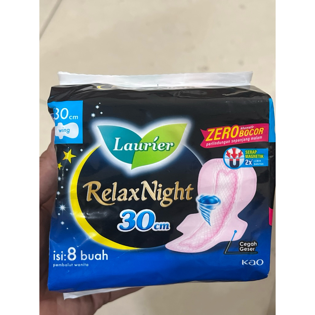 Pembalut Wanita Laurier Sayap Night 30 cm pak