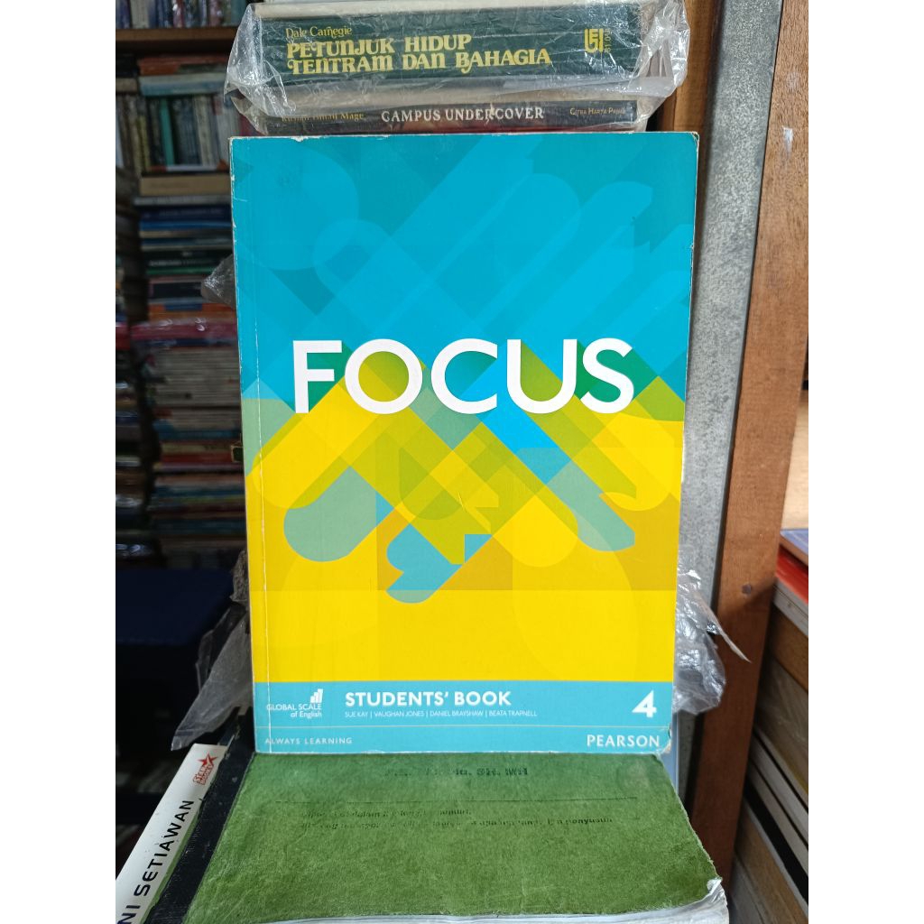 Focus. students book 4. Pearson. bekas