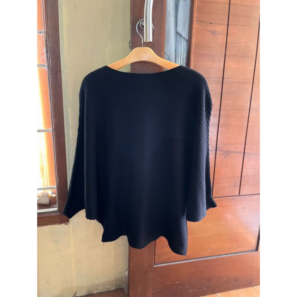 Blouse Rajut Kelelawar