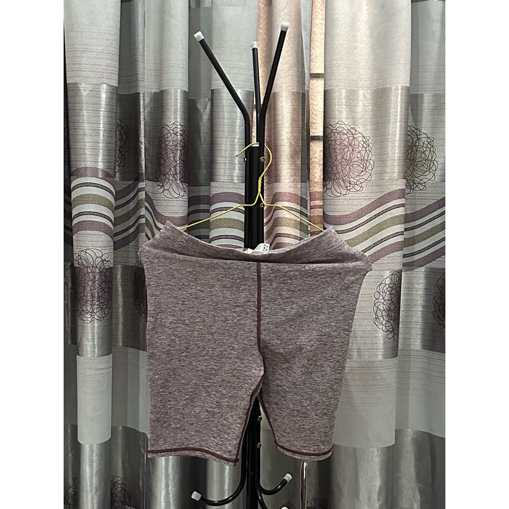 [Preloved] Short Legging Pendek Alo Yoga Pilates Running Padel Tennis Bawahan Sportwear Sport wear