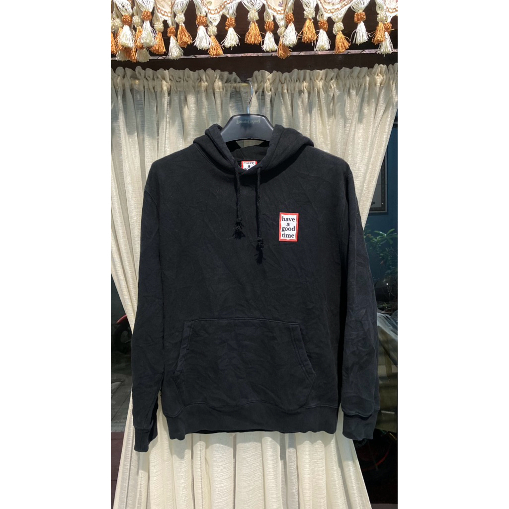 hagt small logo hoodie