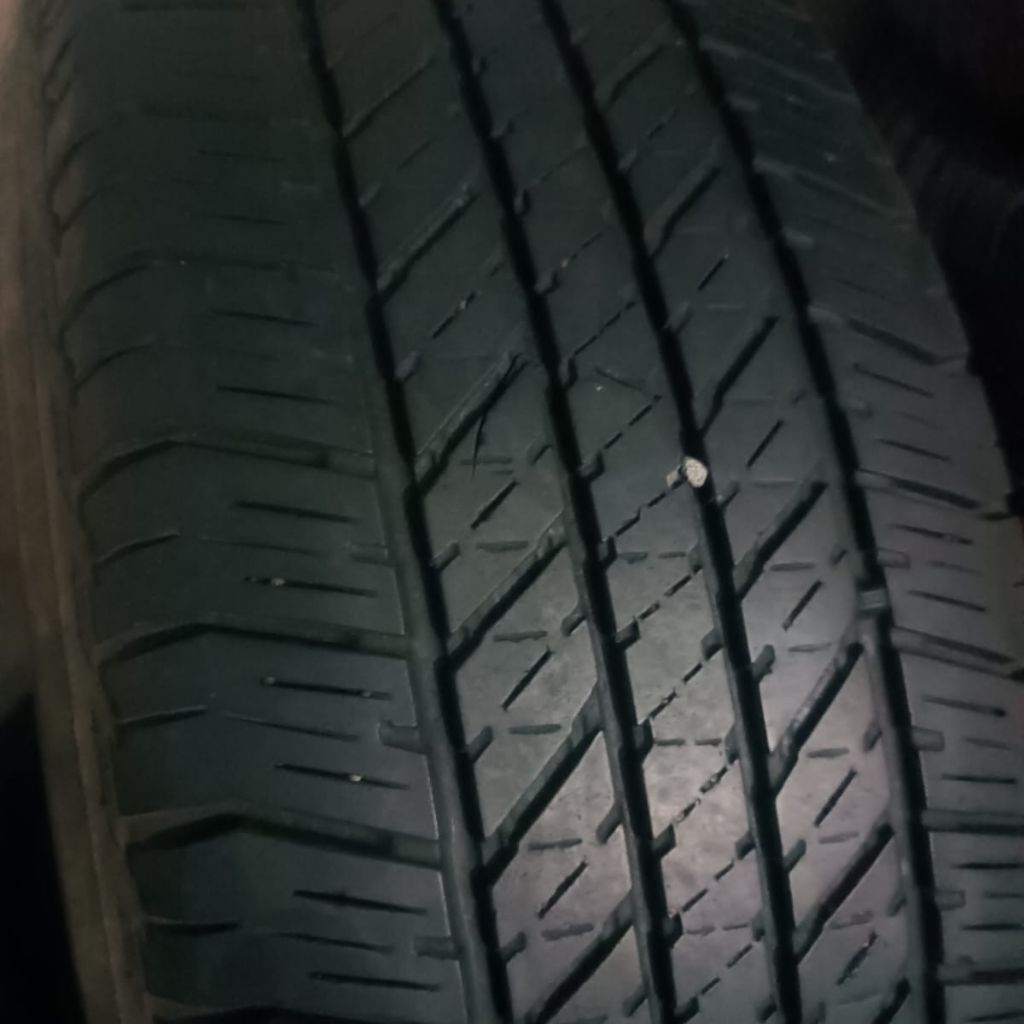 ban 265/65 R17 Bridgestone dueler HT +85%. second 1pcs