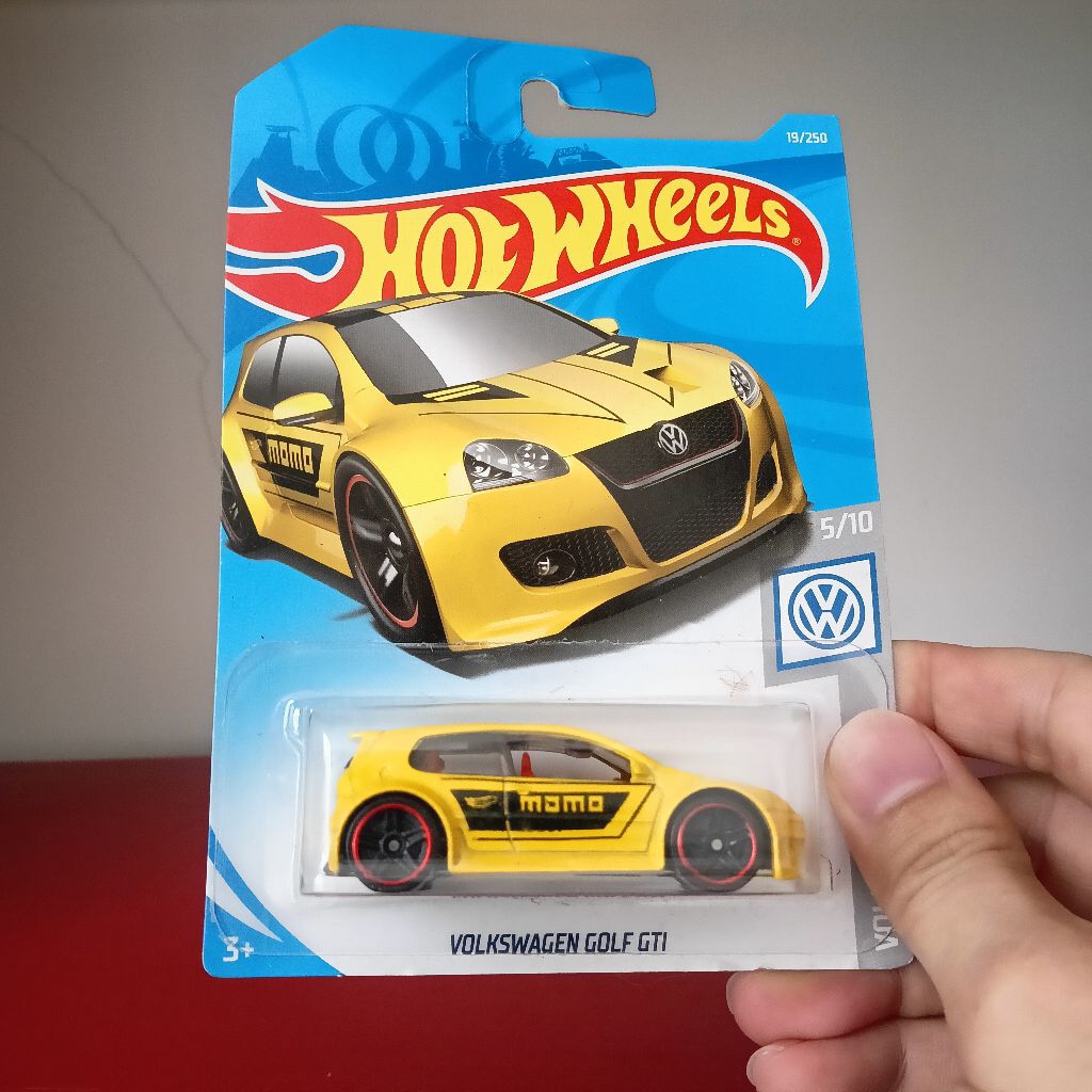 Hot wheels - Volkswagen Golf GTI.