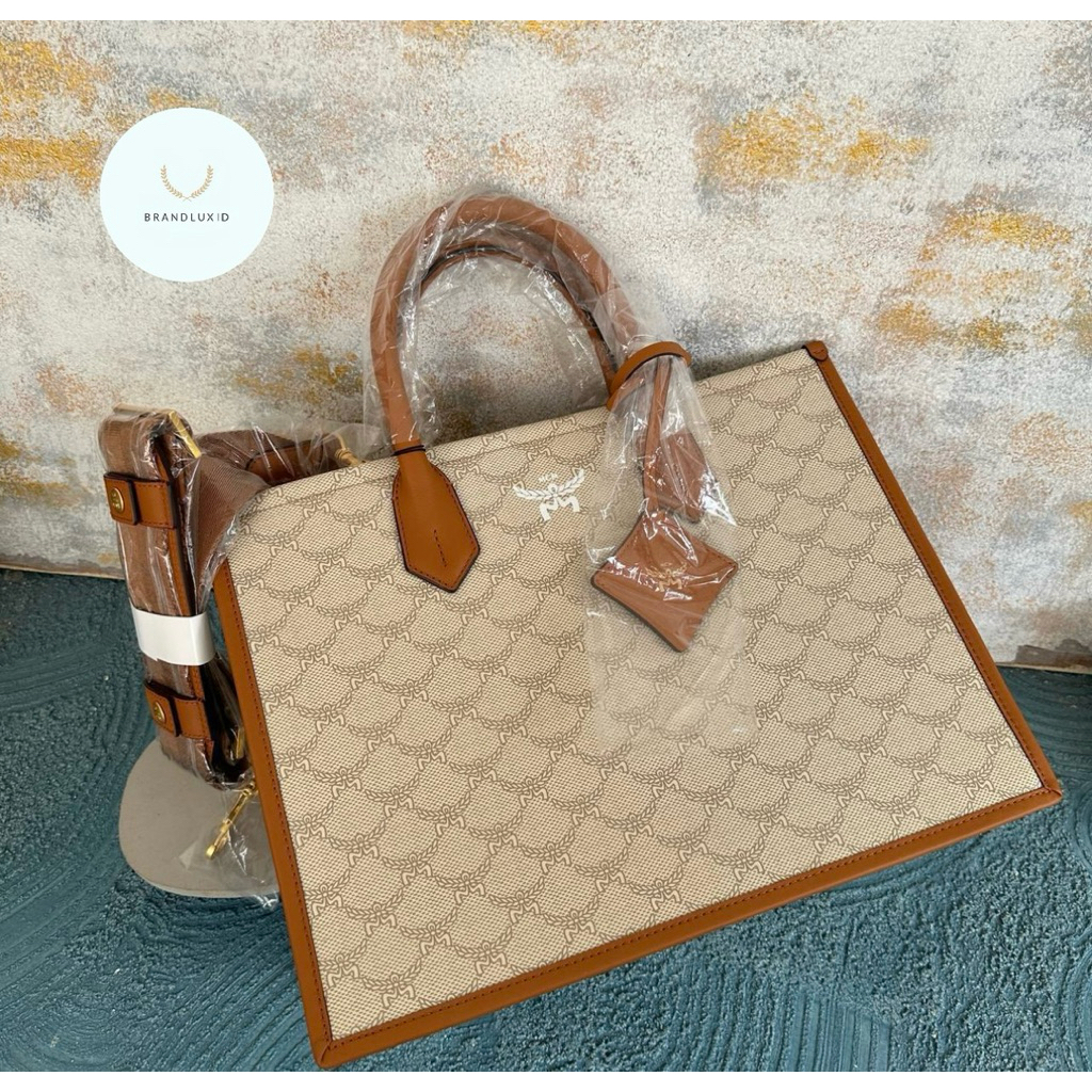 Mcm Reguler Munchen Tote Overlogo Ecru & Cognac