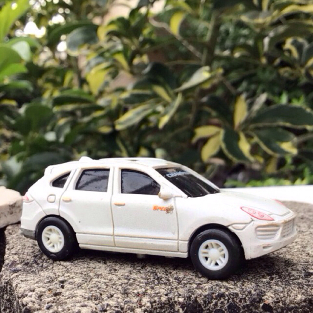 PORSCHE CAYENNE DIECAST HOLOTOY PROMO