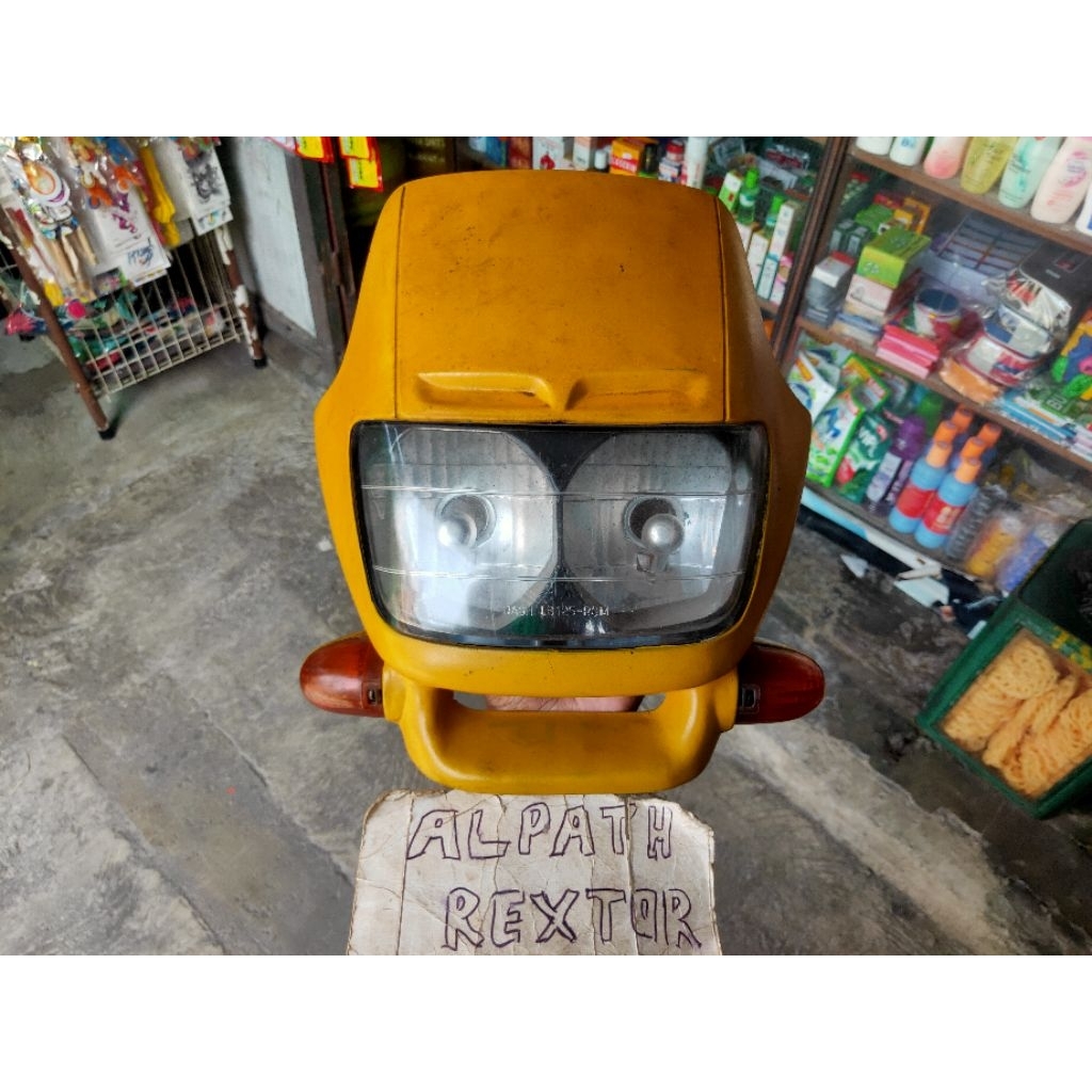 Batok lampu headlamp Nova Dash