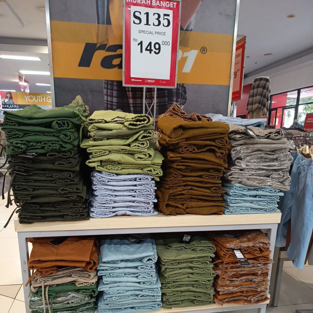 CELANA PENDEK BERMUDA BRAND S135 ukuran M-3XL(konfr via chat)