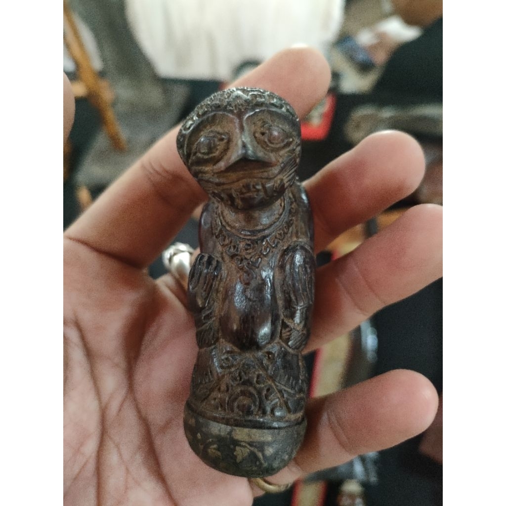 deder ukir lawas buto bajang