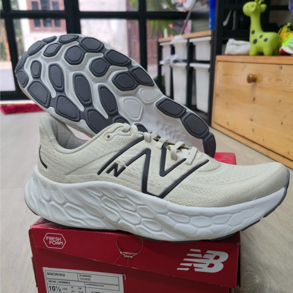 Sepatu Running NB More v4 Men MMORHK4 Original