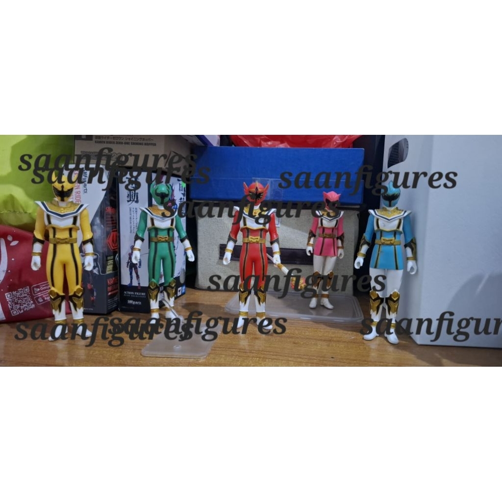 SHS Sofubi Set 5 Magiranger