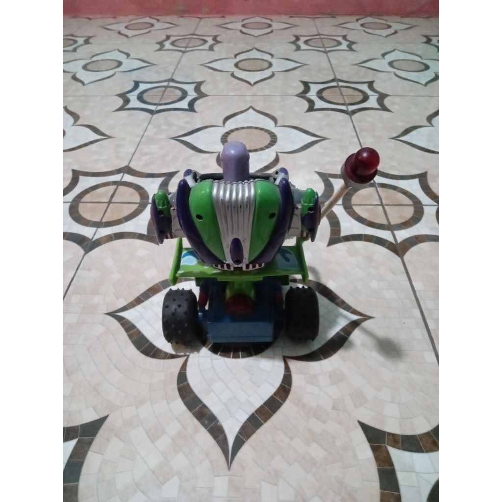 Toy story buzz dan rc disney