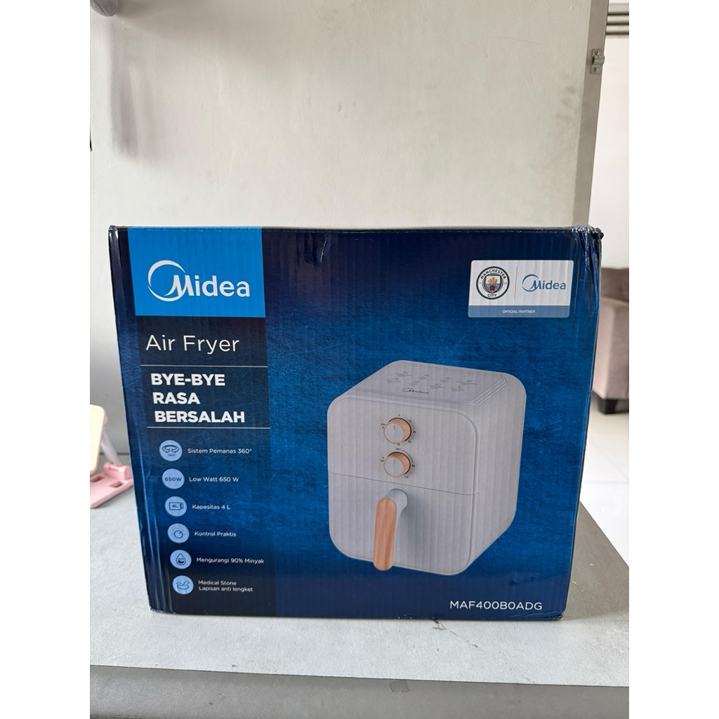 Midea Airfryer mAF400BOADG PUTIH 650w 4Liter