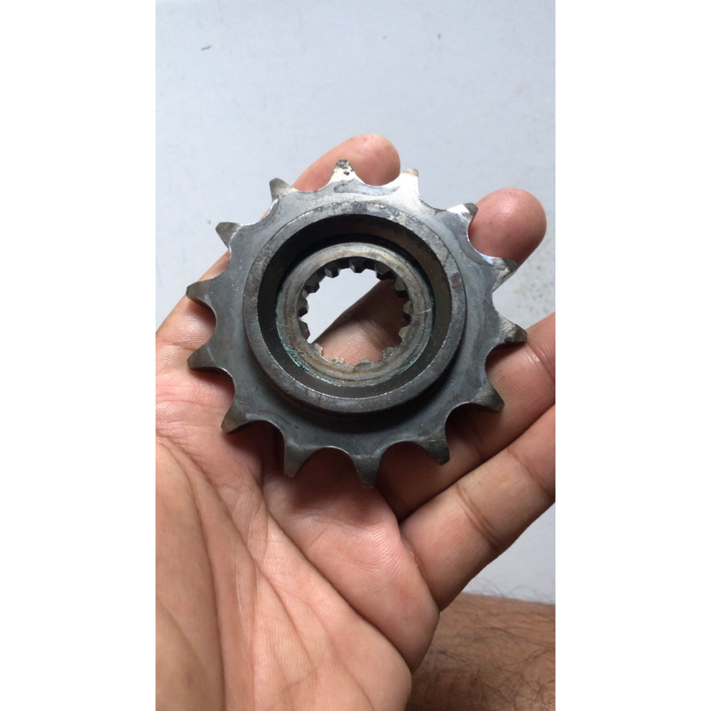 gear depan yamaha r25/mt25