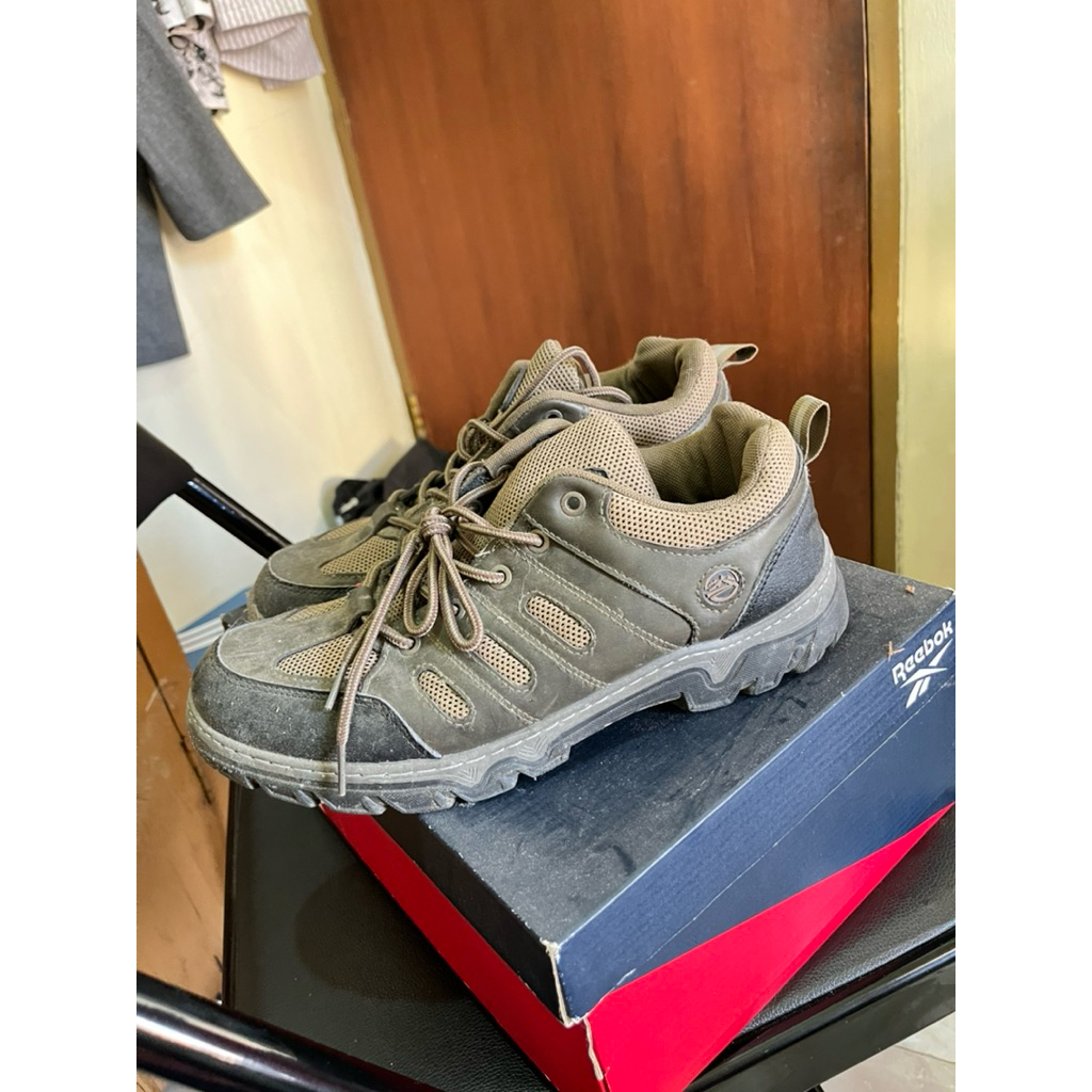 sepatu outdoor ilooks