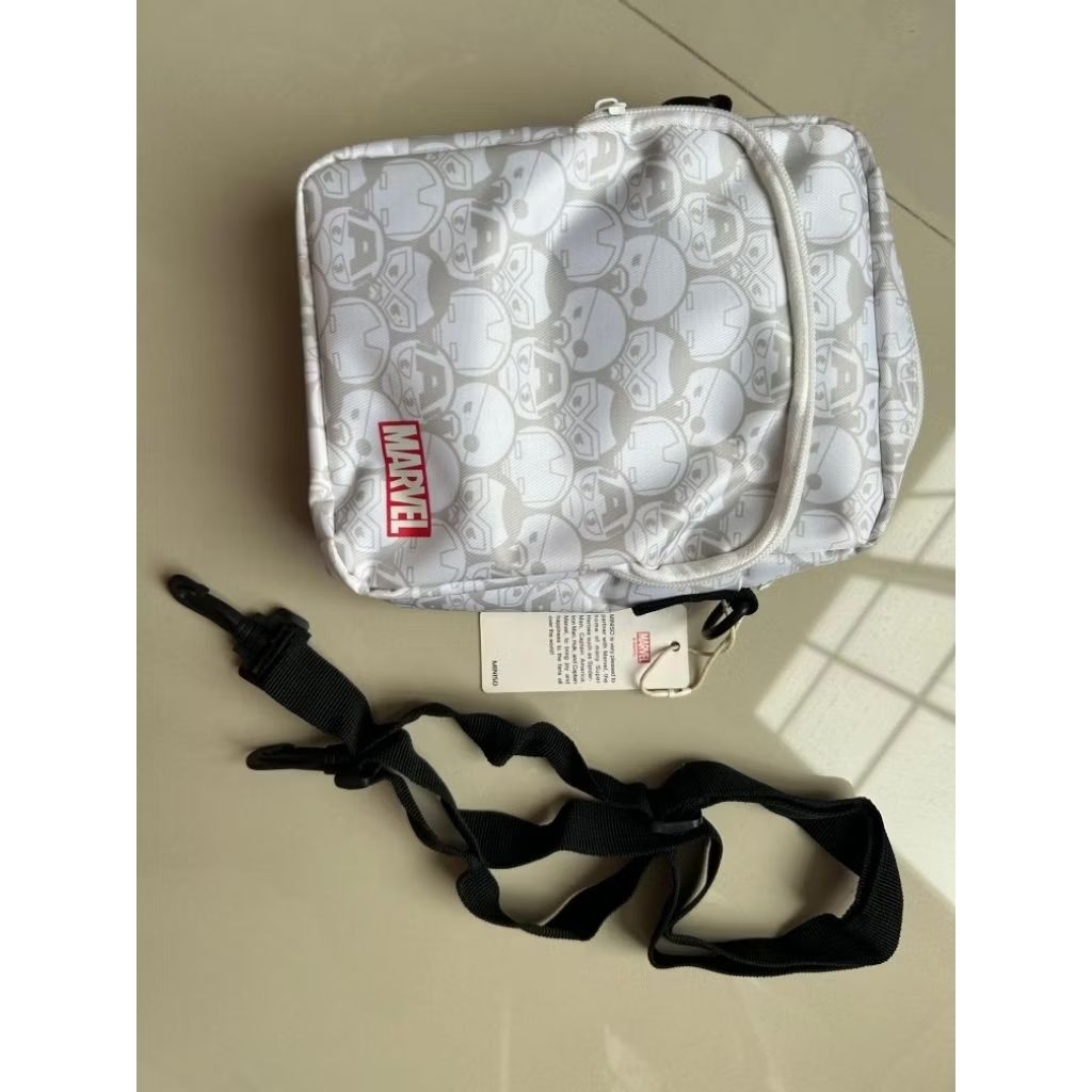 Tas Selempang Kecil Baru / Small crossbag Marvel Miniso New
