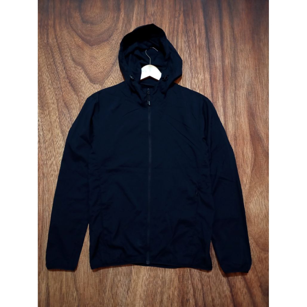 Jaket Running UNIQLO Second