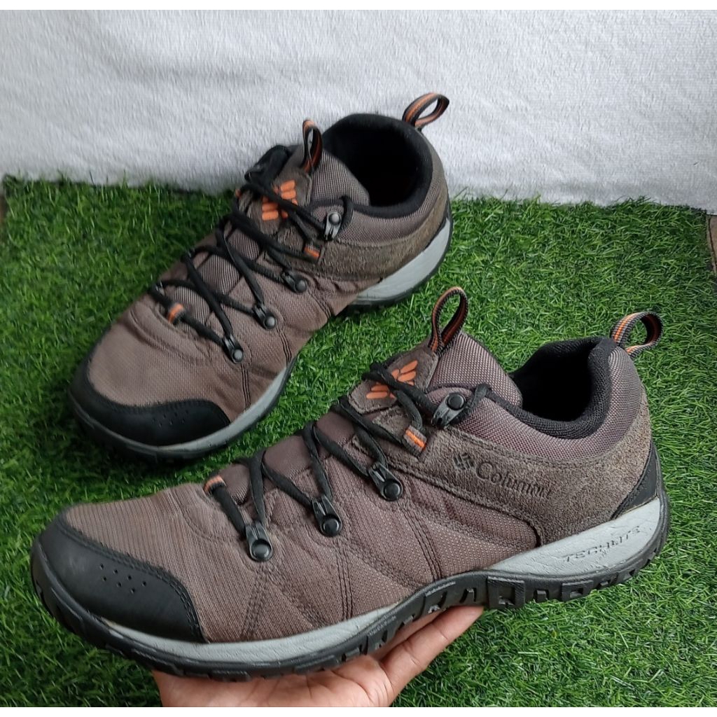 Sepatu Outdoor/ Hiking COLUMBIA techlite low cut