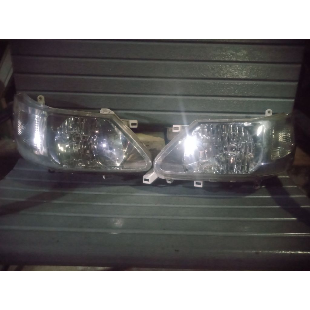 headlamp Nissan Serena C24