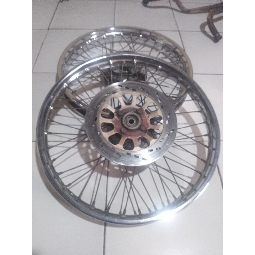 velg pelek jari-jari 1set depan belakang suzuki smash  ring 17 original