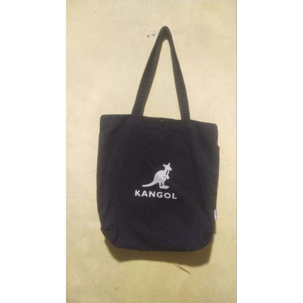 tote kangol second