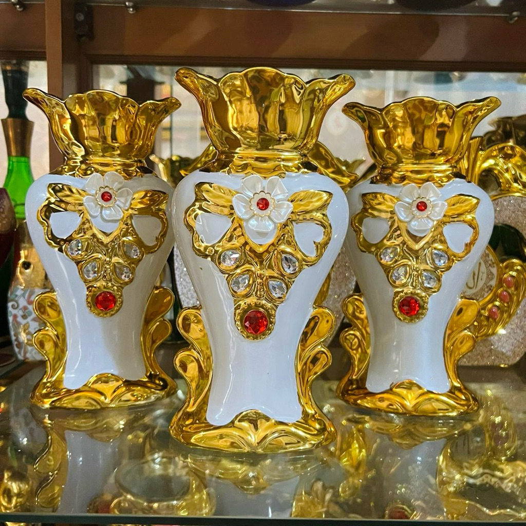 Guci Keramik Putih Gold Pajangan Hias