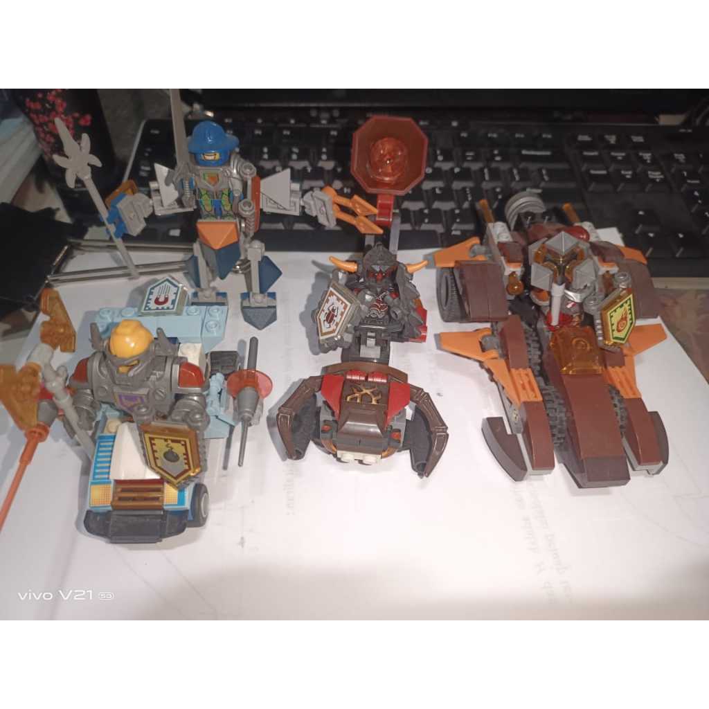 Brick Block Nexo Knight KW Royal Guard, Sir Axl, Macy Halbert, Ash Attacker, and Their Mech Set Loos