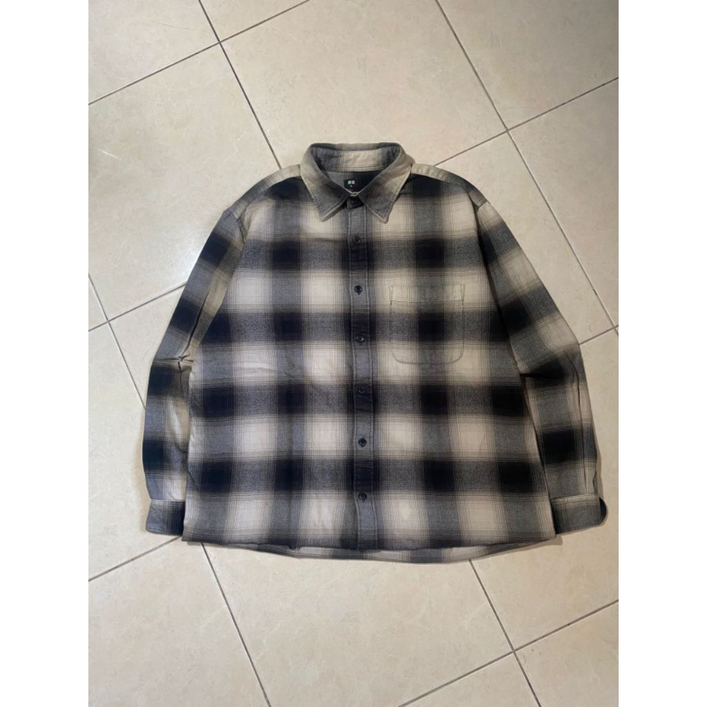 Uniqlo veterano Black n white